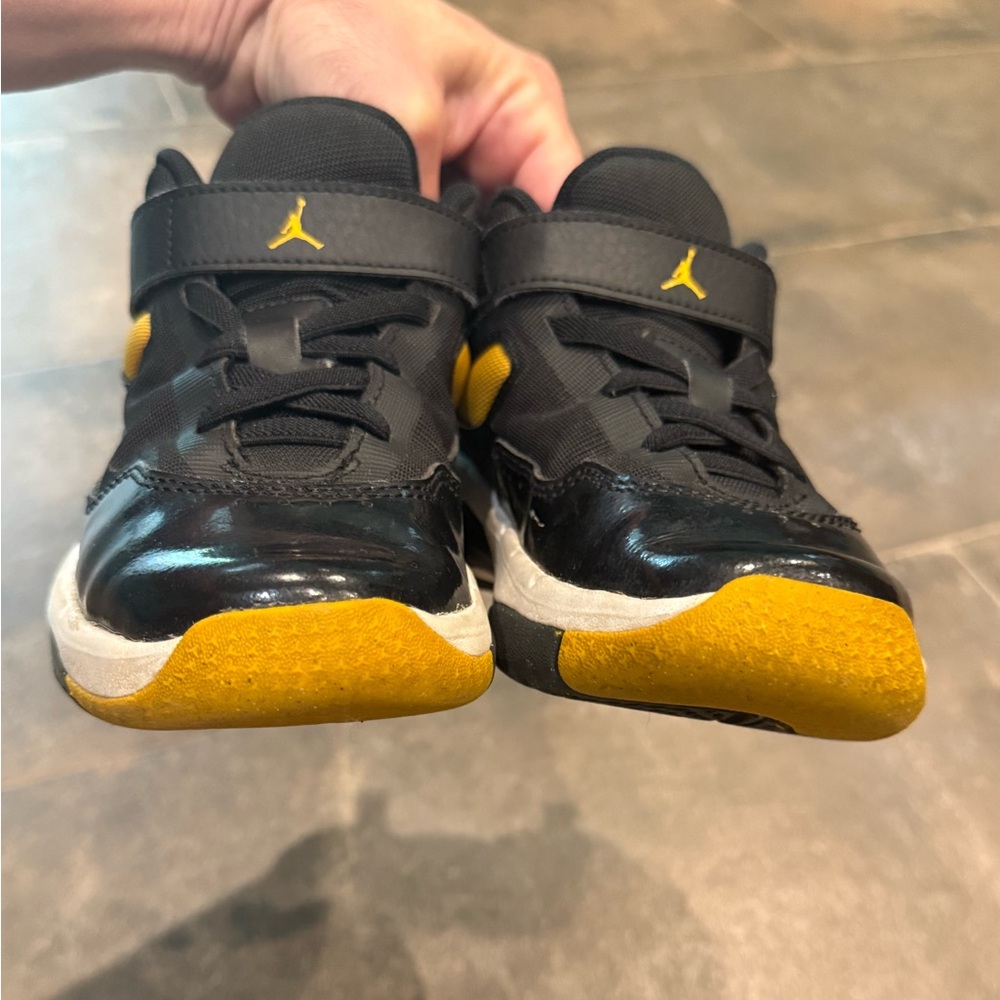 Jordan Stay Loyal 3 kids sneakers - Picture 6 of 9